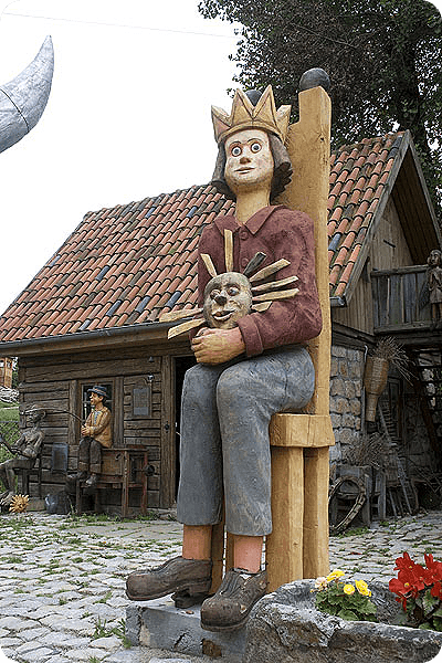 Statuetta in legno -  DRE029