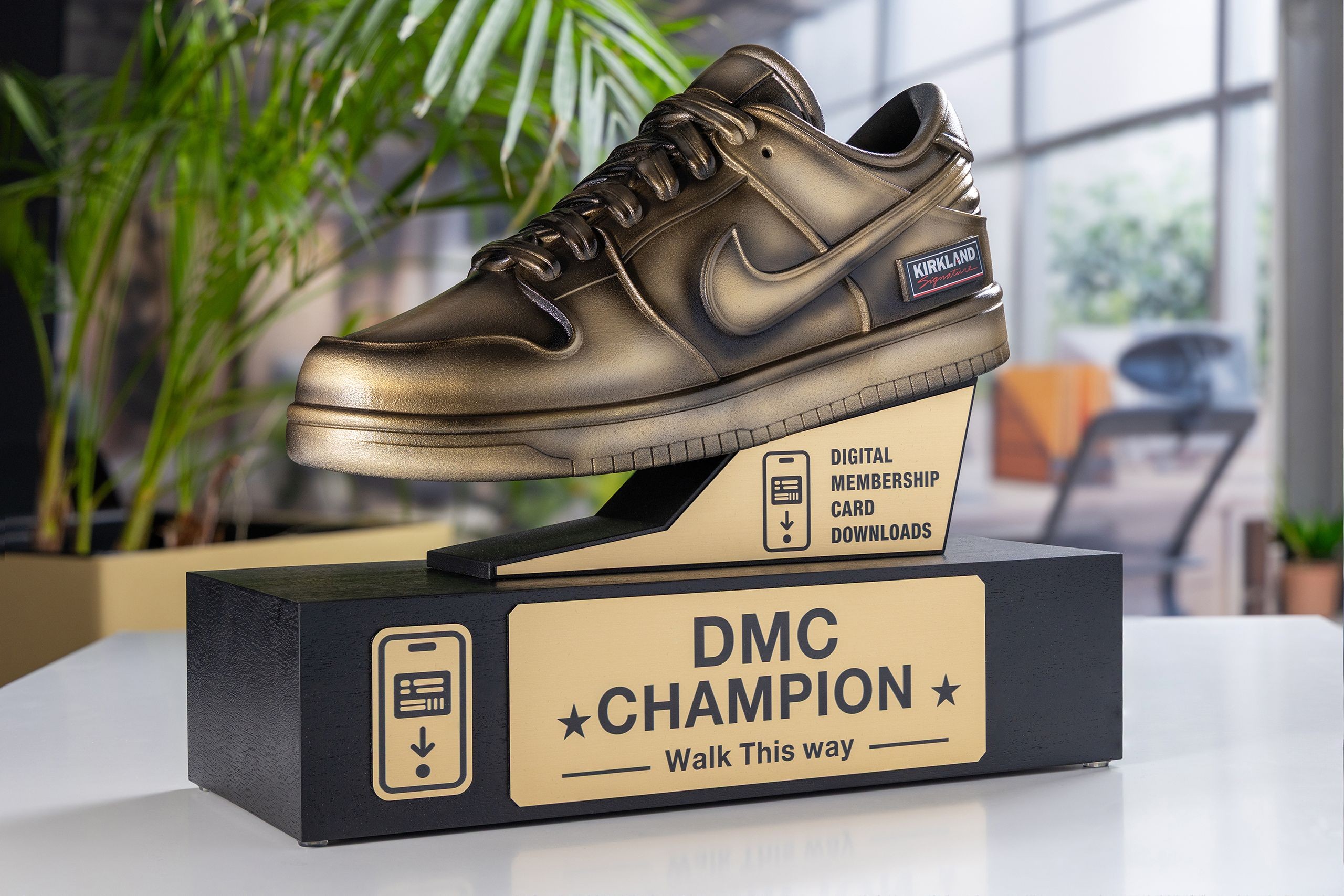 Glasso custom award